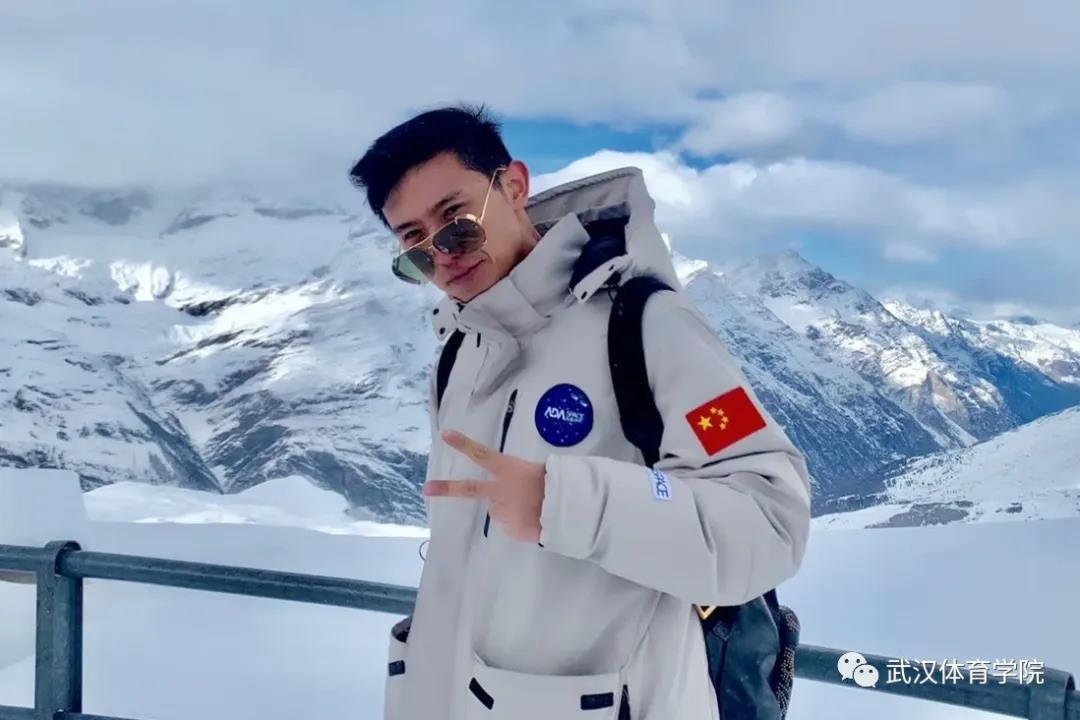 抗击疫情校友姜博捐赠雾化车助力学校战疫